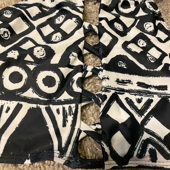 Two piece bikini - Picture 3 of 3